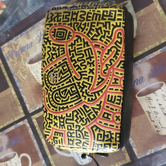 Coach / Disney Keith haring limited edition boxy cosmetic or purse 👛 - Picture 1 of 8